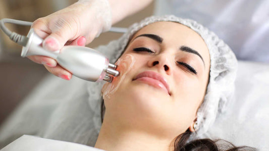Descubre cómo la radiofrecuencia facial y el electroporador EMS pueden rejuvenecer y reducir las arrugas